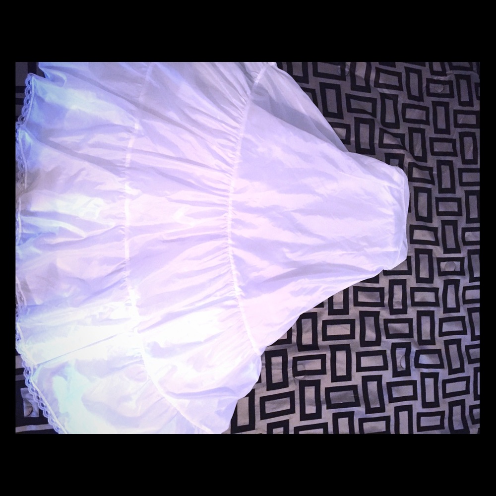Crinoline slip